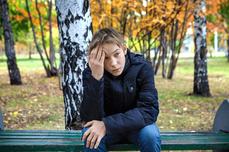 adolescente stressato